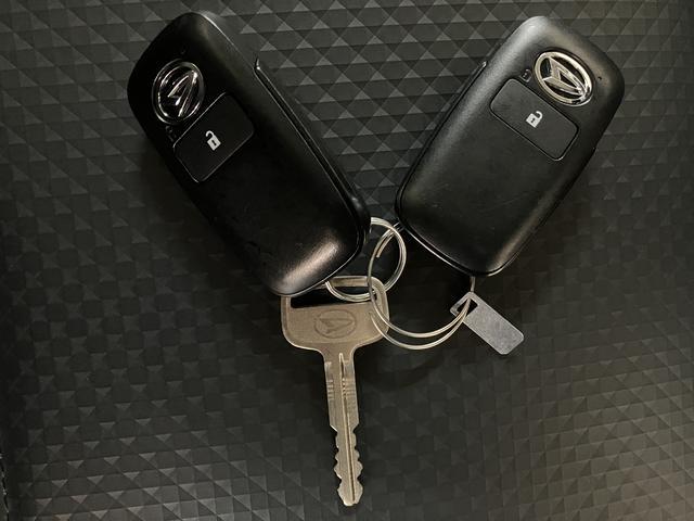 ハイゼットトラックジャンボスタンダード／４ＷＤ／ＣＶＴ／スマートキー／１年間走行距離無制限保証／衝突軽減ブレーキ／切り替え式４ＷＤ／ＣＶＴ／スマートキー／横滑り防止装置／コーナーセンサー／アイドリングストップ／（大阪府）の中古車