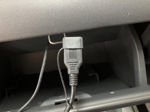 ハイゼットカーゴDX/1年保証/4速オートマ/3.2万キロ/ナビ/ETC/1年間走行距離無制限保証/4速オートマ/3.2万キロ/ナビ/ETC/パワーウインドウ/キーレスエントリー/プライバシーガラス/ワンセグTV/USB/(大阪府)の中古車