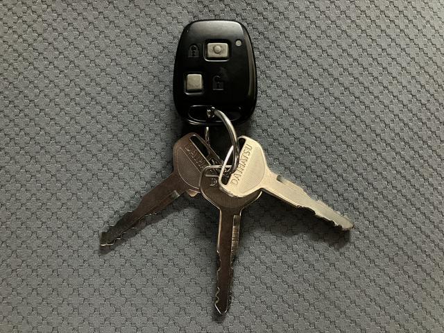 ハイゼットカーゴDX/1年保証/4速オートマ/3.2万キロ/ナビ/ETC/1年間走行距離無制限保証/4速オートマ/3.2万キロ/ナビ/ETC/パワーウインドウ/キーレスエントリー/プライバシーガラス/ワンセグTV/USB/(大阪府)の中古車