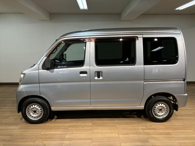ハイゼットカーゴDX/1年保証/4速オートマ/3.2万キロ/ナビ/ETC/1年間走行距離無制限保証/4速オートマ/3.2万キロ/ナビ/ETC/パワーウインドウ/キーレスエントリー/プライバシーガラス/ワンセグTV/USB/(大阪府)の中古車