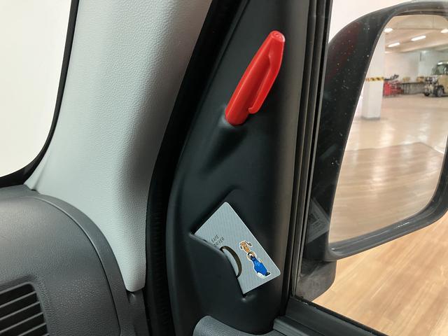 ハイゼットカーゴDX/1年保証/4速オートマ/3.2万キロ/ナビ/ETC/1年間走行距離無制限保証/4速オートマ/3.2万キロ/ナビ/ETC/パワーウインドウ/キーレスエントリー/プライバシーガラス/ワンセグTV/USB/(大阪府)の中古車