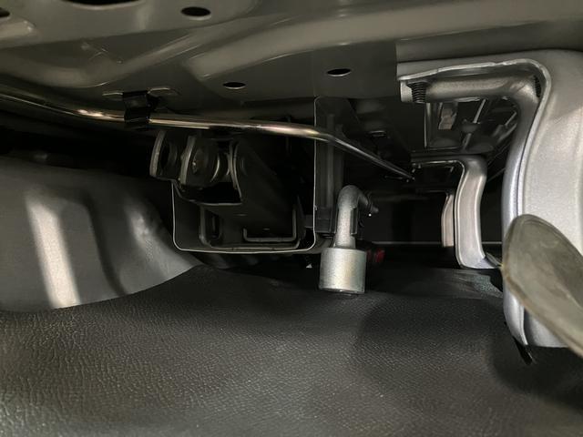 ハイゼットカーゴDX/1年保証/4速オートマ/3.2万キロ/ナビ/ETC/1年間走行距離無制限保証/4速オートマ/3.2万キロ/ナビ/ETC/パワーウインドウ/キーレスエントリー/プライバシーガラス/ワンセグTV/USB/(大阪府)の中古車