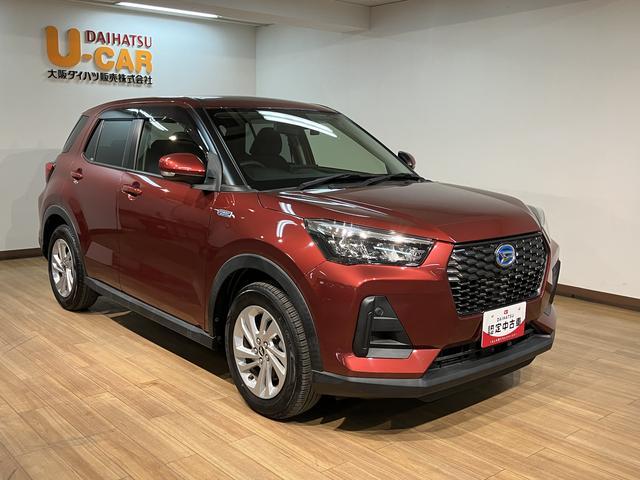 ロッキーＸ　ＨＥＶハイブリッド／１．３万キロ／ディスプレイオーディオ衝突軽減ブレーキ／１．３万キロ／ハイブリッド／純正ディスプレイオーディオ／バックカメラ／電動パーキングブレーキ／ドラレコ／ＥＴＣ／スマートキー／ＬＥＤヘッドライト／Ｂｌｕｅｔｏｏｔｈ／（大阪府）の中古車