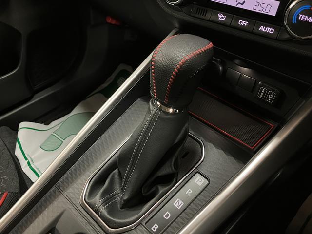 ロッキーＸ　ＨＥＶハイブリッド／１．３万キロ／ディスプレイオーディオ衝突軽減ブレーキ／１．３万キロ／ハイブリッド／純正ディスプレイオーディオ／バックカメラ／電動パーキングブレーキ／ドラレコ／ＥＴＣ／スマートキー／ＬＥＤヘッドライト／Ｂｌｕｅｔｏｏｔｈ／（大阪府）の中古車