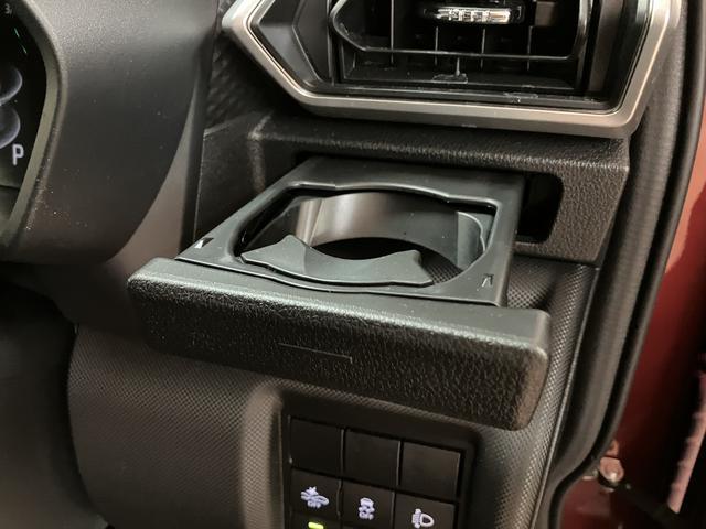 ロッキーＸ　ＨＥＶハイブリッド／１．３万キロ／ディスプレイオーディオ衝突軽減ブレーキ／１．３万キロ／ハイブリッド／純正ディスプレイオーディオ／バックカメラ／電動パーキングブレーキ／ドラレコ／ＥＴＣ／スマートキー／ＬＥＤヘッドライト／Ｂｌｕｅｔｏｏｔｈ／（大阪府）の中古車