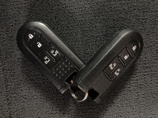 ムーヴキャンバスＧブラックインテリアリミテッド　ＳＡIII／４ＷＤ／ナビ／１年間走行距離無制限保証／衝突軽減ブレーキ／４ＷＤ／マッドタイヤ／ルーフキャリア／８インチナビ／パノラマモニター／ドラレコ／ＥＴＣ／両側電動スライドドア／シートヒーター／Ｂｌｕｅｔｏｏｔｈ／フルセグ／（大阪府）の中古車