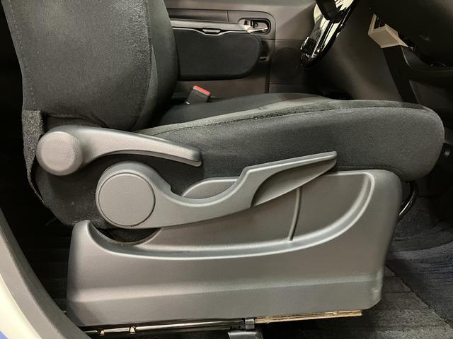 ムーヴキャンバスＧブラックインテリアリミテッド　ＳＡIII／４ＷＤ／ナビ／１年間走行距離無制限保証／衝突軽減ブレーキ／４ＷＤ／マッドタイヤ／ルーフキャリア／８インチナビ／パノラマモニター／ドラレコ／ＥＴＣ／両側電動スライドドア／シートヒーター／Ｂｌｕｅｔｏｏｔｈ／フルセグ／（大阪府）の中古車