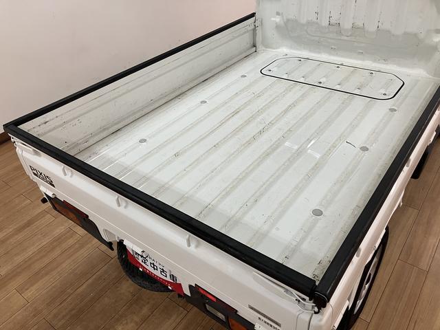 ピクシストラックスタンダード／１年保証／３．８万キロ／ＣＶＴ／ＣＤステレオ／１年間走行距離無制限保証／３．８万キロ／オートマチック／ＣＶＴ／エアコン／パワステ／ＣＤステレオ／横滑り防止装置／コーナーセンサー／アイドリングストップ／バッテリーカバー／ＵＳＢ／ＡＵＸ／（大阪府）の中古車