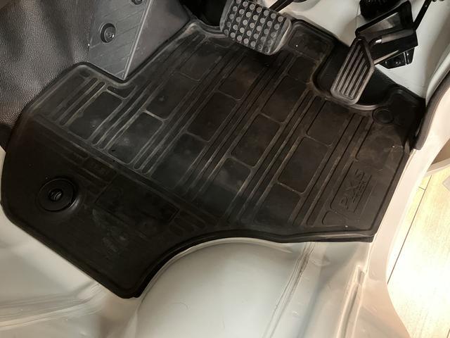 ピクシストラックスタンダード／１年保証／３．８万キロ／ＣＶＴ／ＣＤステレオ／１年間走行距離無制限保証／３．８万キロ／オートマチック／ＣＶＴ／エアコン／パワステ／ＣＤステレオ／横滑り防止装置／コーナーセンサー／アイドリングストップ／バッテリーカバー／ＵＳＢ／ＡＵＸ／（大阪府）の中古車