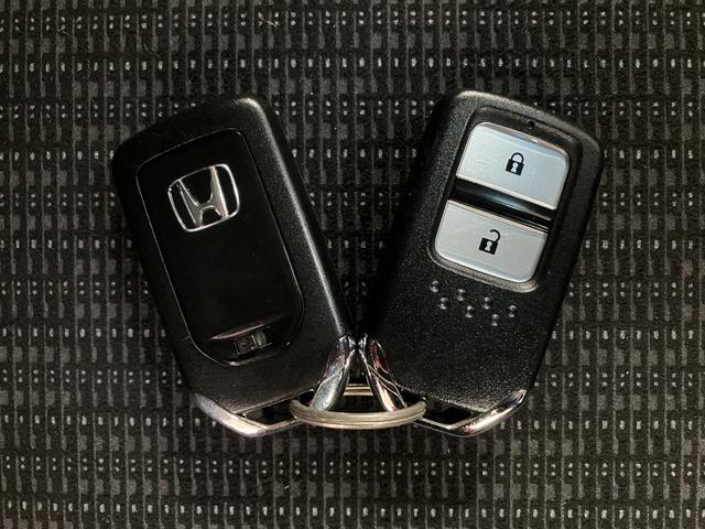 フィット１３Ｇ・Ｆパッケージ／１年保証／ナビ／ドラレコ／ＥＴＣ／１年間走行距離無制限保証／認定中古車／５．５万キロ／ナビ／ドラレコ／ＥＴＣ／バックカメラ／スマートキー／オートエアコン／社外品アルミ／Ｂｌｕｅｔｏｏｔｈ／（大阪府）の中古車