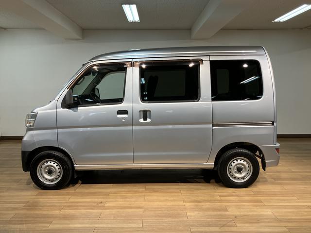 ハイゼットカーゴデラックスＳＡIII／１年保証／衝突軽減ブレーキ／ナビ／１年間走行距離無制限保証／ダイハツ認定中古車／衝突軽減ブレーキ／ナビ／ＥＴＣ／キーレスエントリー／パワーウインドウ／エアコン／パワステ／オートハイビーム／Ｂｌｕｅｔｏｏｔｈ／フルセグＴＶ／（大阪府）の中古車