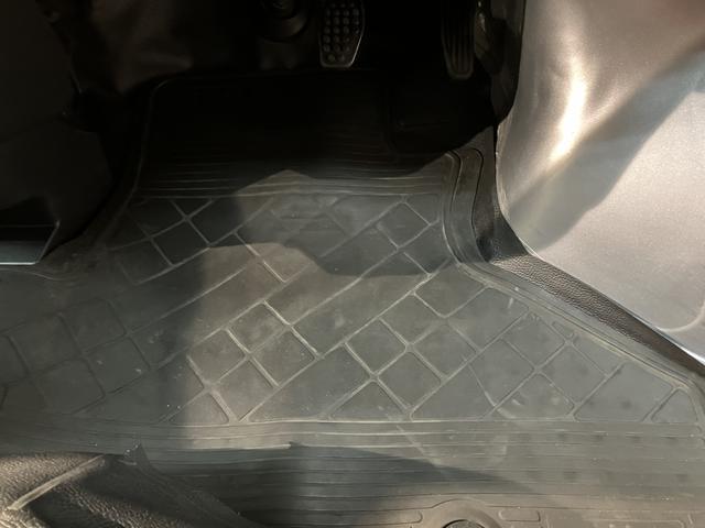 ハイゼットカーゴデラックスＳＡIII／１年保証／衝突軽減ブレーキ／ナビ／１年間走行距離無制限保証／ダイハツ認定中古車／衝突軽減ブレーキ／ナビ／ＥＴＣ／キーレスエントリー／パワーウインドウ／エアコン／パワステ／オートハイビーム／Ｂｌｕｅｔｏｏｔｈ／フルセグＴＶ／（大阪府）の中古車