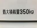 １年間走行距離無制限保証／衝突軽減ブレーキ／３．３万キロ／ナビ／ＥＴＣ／ＬＥＤヘッドライト／キーレスエントリー／パワーウインドウ／プライバシーガラス／Ｂｌｕｅｔｏｏｔｈ／フルセグＴＶ／ＤＶＤ／（大阪府）の中古車