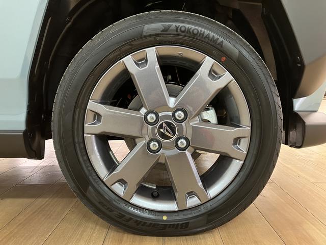 タフトＧターボ　ダーククロムベンチャー　Ｒ６年式／法規対応済スカイフィールトップ　ＬＥＤヘッドランプ　ＬＥＤフォグランプ　運転席／助手席シートヒーター　プッシュボタンスタート　キーフリーシステム　電動パーキングブレーキ　バックカメラ　１５インチアルミホイール（大阪府）の中古車