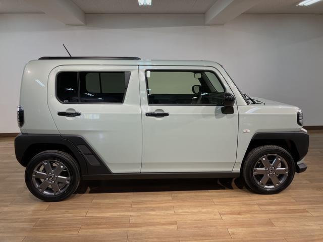 タフトＧ　ダーククロムベンチャー／ナビ／Ｂカメラ／前後ドラレコ届出済未使用車／走行１４Ｋｍ／ナビゲーション／バックカメラ／ステアリングスイッチ／６スピーカー／前後ドラレコ／クルーズコントロール／前席シートヒーター／ＬＥＤヘッドライト・フォグランプ／キーフリー（大阪府）の中古車
