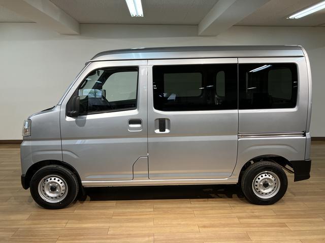 ハイゼットカーゴＤＸ　サポカーＳワイド適合届出済未使用車・衝突被害軽減ブレーキ・横滑り防止装置・スピーカー一体型ＡＭＦＭラジオ・ＡＢＳ・アイドリングストップ・両側スライドドア・マニュアルエアコン・パワーステアリング・前席パワーウィンドウ（大阪府）の中古車
