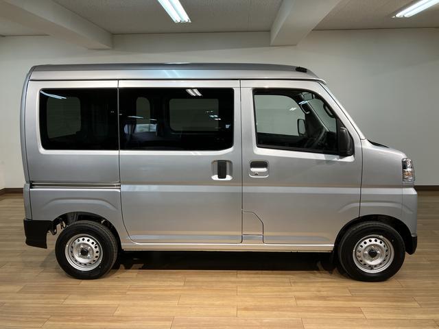 ハイゼットカーゴＤＸ　サポカーＳワイド適合届出済未使用車・衝突被害軽減ブレーキ・横滑り防止装置・スピーカー一体型ＡＭＦＭラジオ・ＡＢＳ・アイドリングストップ・両側スライドドア・マニュアルエアコン・パワーステアリング・前席パワーウィンドウ（大阪府）の中古車
