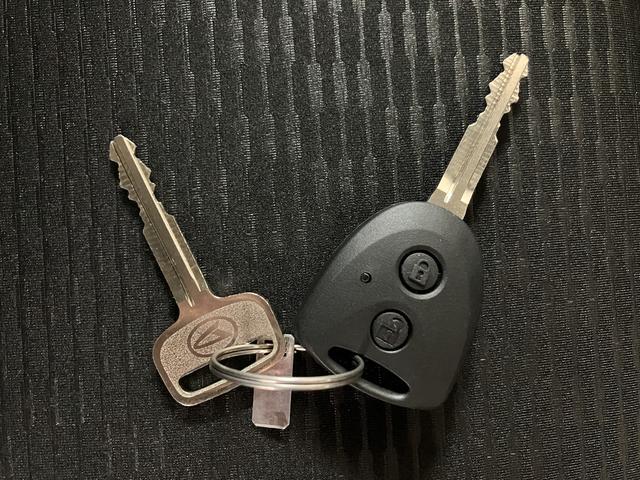 ハイゼットカーゴＤＸ　サポカーＳワイド適合届出済未使用車・衝突被害軽減ブレーキ・横滑り防止装置・スピーカー一体型ＡＭＦＭラジオ・ＡＢＳ・アイドリングストップ・両側スライドドア・マニュアルエアコン・パワーステアリング・前席パワーウィンドウ（大阪府）の中古車