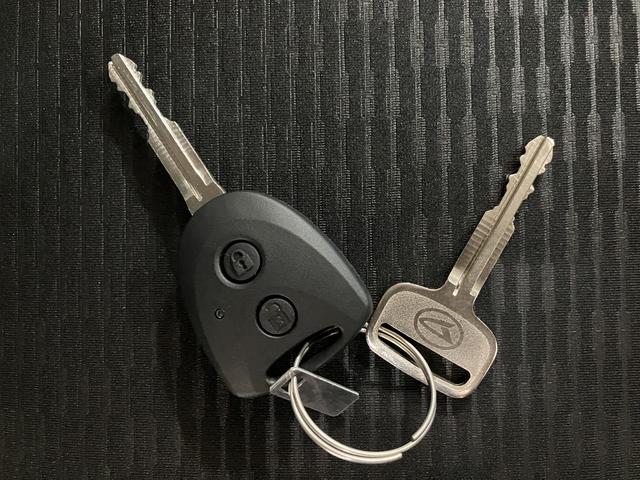 ハイゼットカーゴＤＸ　サポカーＳワイド適合　法規対応済届出済未使用車・衝突被害軽減ブレーキ・横滑り防止装置・スピーカー一体型ＡＭＦＭラジオ・ＡＢＳ・アイドリングストップ・両側スライドドア・マニュアルエアコン・パワーステアリング・前席パワーウィンドウ（大阪府）の中古車