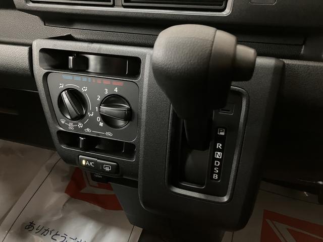 ハイゼットカーゴＤＸ　Ｒ７年式／法規対応済／届出済未使用車Ｒ７年式の届出済み未使用車のハイゼットカーゴ入荷しました♪キーレスやオーバーヘッドシェルフ、前席パワーウィンドウにリヤスモークガラス等装備充実グレードのデラックスです☆（大阪府）の中古車