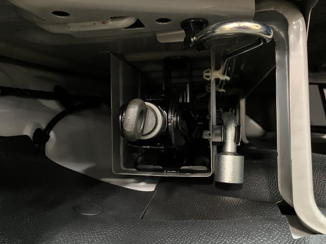 ハイゼットカーゴＤＸ　Ｒ７年式／法規対応済／届出済未使用車Ｒ７年式の届出済み未使用車のハイゼットカーゴ入荷しました♪キーレスやオーバーヘッドシェルフ、前席パワーウィンドウにリヤスモークガラス等装備充実グレードのデラックスです☆（大阪府）の中古車