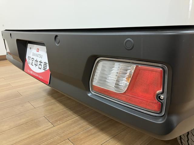 ハイゼットカーゴＤＸ　Ｒ７年式／法規対応済／届出済未使用車衝突被害軽減ブレーキ　横滑り防止装置　ＡＢＳ　アイドリングストップ　両側スライドドア　マニュアルエアコン　パワーステアリング　前席パワーウィンドウ　届出済未使用車（大阪府）の中古車