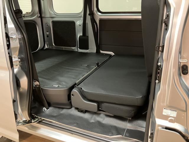 ハイゼットカーゴＤＸ　Ｒ７年式届出済未使用車／法規対応済／走行３ｋｍ衝突被害軽減ブレーキ　横滑り防止装置　ＡＢＳ　アイドリングストップ　両側スライドドア　マニュアルエアコン　パワーステアリング　前席パワーウィンドウ　届出済未使用車（大阪府）の中古車