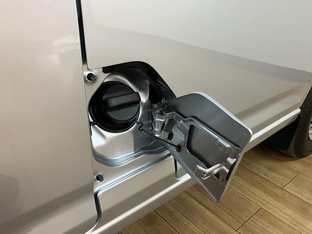 ハイゼットカーゴＤＸ　Ｒ７年式届出済未使用車／法規対応済／走行３ｋｍ衝突被害軽減ブレーキ　横滑り防止装置　ＡＢＳ　アイドリングストップ　両側スライドドア　マニュアルエアコン　パワーステアリング　前席パワーウィンドウ　届出済未使用車（大阪府）の中古車