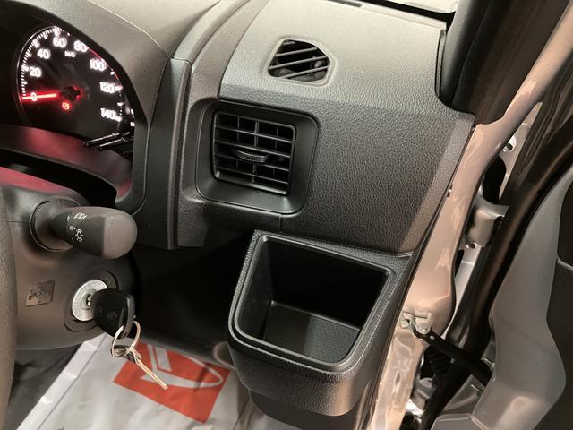 ハイゼットカーゴＤＸ　Ｒ７年式届出済未使用車／法規対応済／走行３ｋｍ衝突被害軽減ブレーキ　横滑り防止装置　ＡＢＳ　アイドリングストップ　両側スライドドア　マニュアルエアコン　パワーステアリング　前席パワーウィンドウ　届出済未使用車（大阪府）の中古車