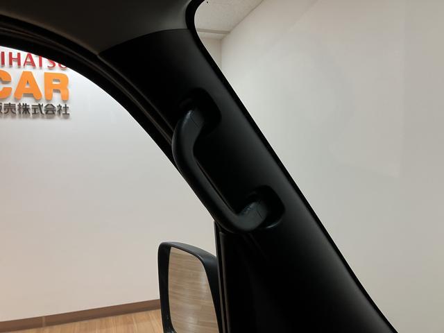ハイゼットカーゴＤＸ　Ｒ７年式届出済未使用車／法規対応済／走行３ｋｍ衝突被害軽減ブレーキ　横滑り防止装置　ＡＢＳ　アイドリングストップ　両側スライドドア　マニュアルエアコン　パワーステアリング　前席パワーウィンドウ　届出済未使用車（大阪府）の中古車