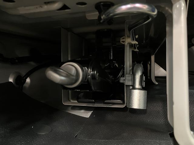 ハイゼットカーゴＤＸ　Ｒ７年式届出済未使用車／法規対応済／走行３ｋｍ衝突被害軽減ブレーキ　横滑り防止装置　ＡＢＳ　アイドリングストップ　両側スライドドア　マニュアルエアコン　パワーステアリング　前席パワーウィンドウ　届出済未使用車（大阪府）の中古車