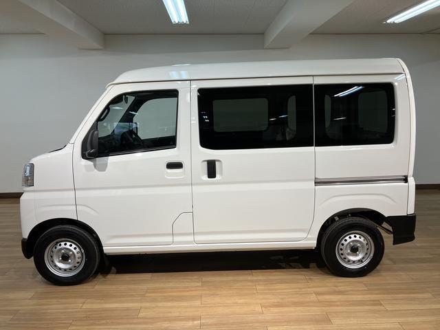 ハイゼットカーゴＤＸ　Ｒ７年式／法規対応済／届出済未使用車衝突被害軽減ブレーキ　横滑り防止装置　ＡＢＳ　アイドリングストップ　両側スライドドア　マニュアルエアコン　パワーステアリング　前席パワーウィンドウ　届出済未使用車（大阪府）の中古車