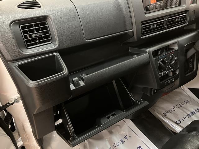 ハイゼットカーゴＤＸ　Ｒ７年式／法規対応済／届出済未使用車衝突被害軽減ブレーキ　横滑り防止装置　ＡＢＳ　アイドリングストップ　両側スライドドア　マニュアルエアコン　パワーステアリング　前席パワーウィンドウ　届出済未使用車（大阪府）の中古車