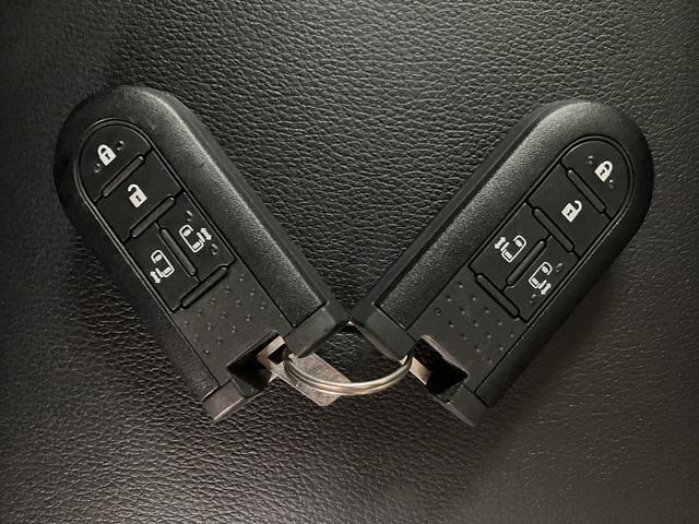 タントカスタムＲＳ　トップエディションＳＡIII／８インチナビ８インチナビ／バックカメラ／ステアリングスイッチ／６スピーカー／ＥＴＣ／ドラレコ／後席モニター／ＵＳＢ・ＨＤＭＩアダプター／運転席シートヒーター／両側パワースライドドア／ＬＥＤヘッドライト・フォグ（大阪府）の中古車