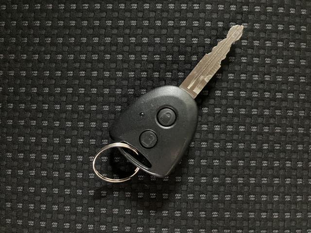 ハイゼットカーゴデラックスＳＡIII／走行１．７万キロ／車検整備渡し／走行１．７万キロ／車検整備渡し／１年間走行距離無制限保証／バックカメラ／パワーウインドウ／キーレス／ＬＥＤヘッドライト／衝突軽減ブレーキ／アイドリングストップ／オートハイビーム／ハンガーバー／（大阪府）の中古車