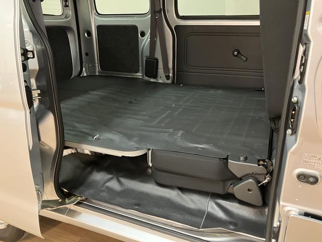 ハイゼットカーゴデラックスＳＡIII／走行１．７万キロ／車検整備渡し／走行１．７万キロ／車検整備渡し／１年間走行距離無制限保証／バックカメラ／パワーウインドウ／キーレス／ＬＥＤヘッドライト／衝突軽減ブレーキ／アイドリングストップ／オートハイビーム／ハンガーバー／（大阪府）の中古車