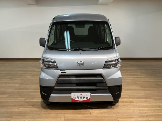 ハイゼットカーゴデラックスＳＡIII／走行１．７万キロ／車検整備渡し／走行１．７万キロ／車検整備渡し／１年間走行距離無制限保証／バックカメラ／パワーウインドウ／キーレス／ＬＥＤヘッドライト／衝突軽減ブレーキ／アイドリングストップ／オートハイビーム／ハンガーバー／（大阪府）の中古車