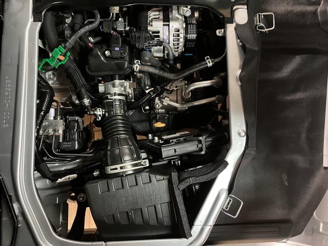 ハイゼットカーゴＤＸ／届出済未使用車／新車保証継承／パワーウインドウ／届出済未使用車／新車保証継承／パワーウインドウ／キーレス／走行４キロ／コーナーセンサー／ＣＶＴ車／衝突軽減ブレーキ／横滑り防止装置／アイドリングストップ／オーバーヘッドシェルフ／ＦＭ＆ＡＭラジオ／（大阪府）の中古車