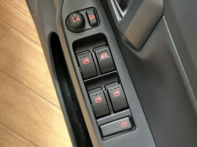 ミライースＸ　ＳＡIII／届出済未使用車／ＬＥＤ／新車保証継承／ダイハツ正規ディーラー／衝突軽減ブレーキ／ＬＥＤヘッドライト／オートライト／オートハイビーム／アイドリングストップ／横滑り防止装置／コーナーセンサー／電動格納ドアミラー／セキュリティー／（大阪府）の中古車