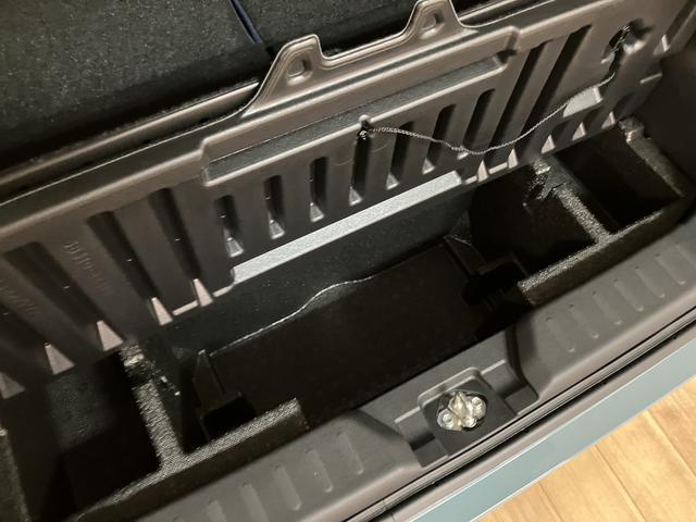 ムーヴキャンバスセオリーＧ／届出済未使用車／バックカメラ対応車／両側パワスラ届出済未使用車／走行１６ｋｍ／バックカメラ対応車／ステアリングスイッチ／前席シートヒーター／電動パーキングブレーキ／両側パワースライドドア／ＬＥＤヘッドライト・フォグランプ／オートエアコン／キーフリー（大阪府）の中古車