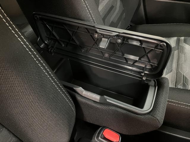 タフトＧターボ　ダーククロムベンチャー／届出済未使用車／クルコン／届出済未使用車／走行１３キロ／新車保証継承／クルコン／バックカメラ／シートヒーター／ガラスルーフ／カーテンエアバッグ／サイドエアバッグ／衝突軽減ブレーキ／運転席シートリフター／ＬＥＤヘッドライト／（大阪府）の中古車