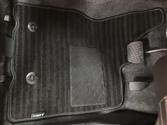 タフトＧターボ　ダーククロムベンチャー／届出済未使用車／クルコン／届出済未使用車／走行１３キロ／新車保証継承／クルコン／バックカメラ／シートヒーター／ガラスルーフ／カーテンエアバッグ／サイドエアバッグ／衝突軽減ブレーキ／運転席シートリフター／ＬＥＤヘッドライト／（大阪府）の中古車