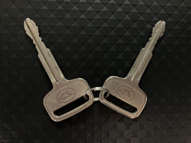ハイゼットトラックスタンダード　Ｂｌｕｅｔｏｏｔｈ対応ナビ／コーナーセンサースマートアシスト　ハロゲンヘッドライト　マニュアルエアコン　Ｂｌｕｅｔｏｏｔｈ対応ナビ　コーナーセンサー　アイドリングストップ　ＥＴＣ（大阪府）の中古車