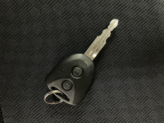 ムーヴＬセレクション　走行１．８万／ＣＤ／キーレス／オートエアコンハロゲンヘッドライト　純正ＣＤチューナー　オートエアコン　キーレス　電動格納ミラー　盗難防止セキュリティアラーム（大阪府）の中古車