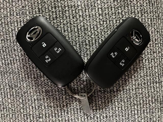 ムーヴキャンバスストライプスＧ　弊社元試乗車／ナビ／バックカメラ／Ｒ６年式サポカーＳワイド適合　バックカメラ対応　ＵＳＢ接続端子　電動パーキングブレーキ　シートヒーター　両側オートスライドドア　Ｐスタート　ホッとカップホルダー　キーフリー（大阪府）の中古車