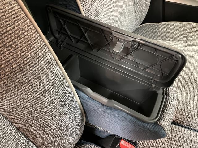 ムーヴキャンバスストライプスG 弊社元試乗車/25年モデルナビ/バックカメラサポカーSワイド適合 25年モデルナビ バックカメラ対応 USB接続端子 電動パーキングブレーキ シートヒーター 両側オートスライドドア Pスタート ホッとカップホルダー キーフリー(大阪府)の中古車