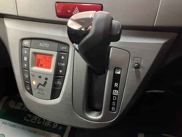 ムーヴカスタム　Ｘリミテッド　ナビ／バックカメラ／走行３．７万キロＬＥＤヘッドライト　フォグランプ　ワンセグ純正ナビ　バックカメラ　オートエアコン　キーフリー　電動格納ミラー　盗難防止セキュリティアラーム　アルミホイール（大阪府）の中古車