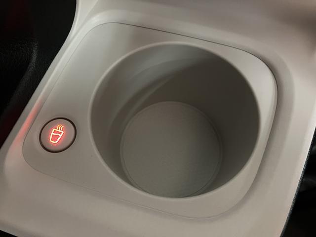 ムーヴキャンバスストライプスＧターボ　２５年ナビ／バックカメラ／走行３３ｋｍサポカーＳワイド適合　バックカメラ対応　ＵＳＢ接続端子　電動パーキングブレーキ　シートヒーター　両側オートスライドドア　Ｐスタート　ホッとカップホルダー　キーフリー（大阪府）の中古車