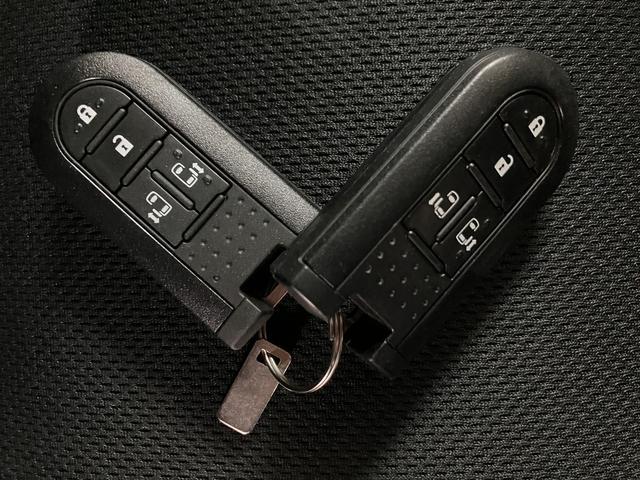 トールカスタムＧ　ターボ　ＳＡIII　９インチナビ／パノラマカメラスマートアシストＩＩＩ　ＬＥＤヘッドライト／フォグ　９インチナビ　パノラマカメラ　ＥＴＣ　両側電動スライドドア　クルーズコントロール　オートエアコン　キーフリー　アルミホイール（大阪府）の中古車