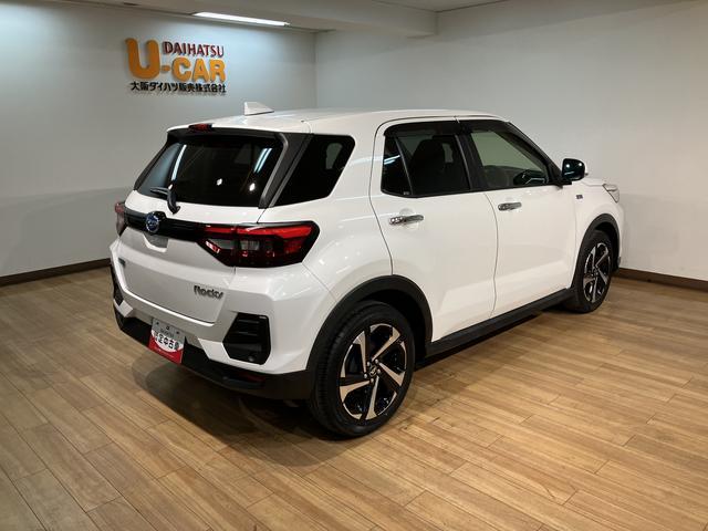 ロッキープレミアムＧ　ＨＥＶ／大画面ナビ／ドラレコ／パノラマ／ＬＥＤ１年間走行距離無制限保証／修復歴軽度／ハイブリッド／衝突軽減ブレーキ／大画面ナビ／ナビ連動ドラレコ／パノラマモニター／クルーズコントロール／シートヒーター／スマートキー／Ｂｌｕｅｔｏｏｔｈ／フルセグ／（大阪府）の中古車